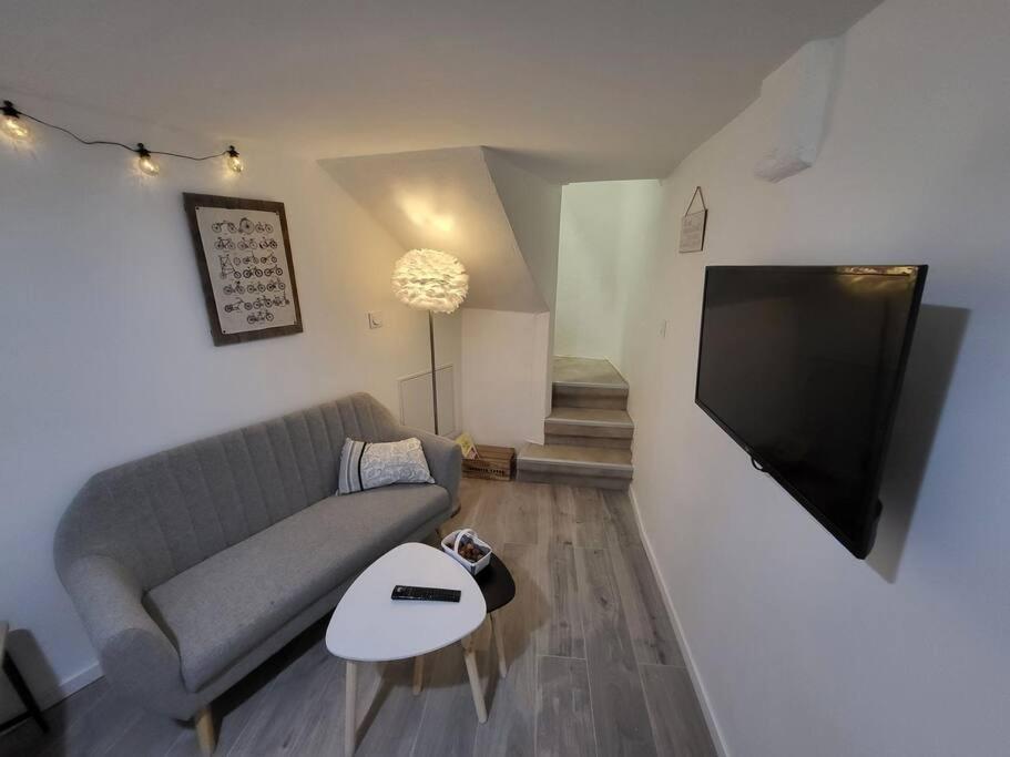 Superbe Appartement T2 Centre Historique Ла Сутерен Екстериор снимка